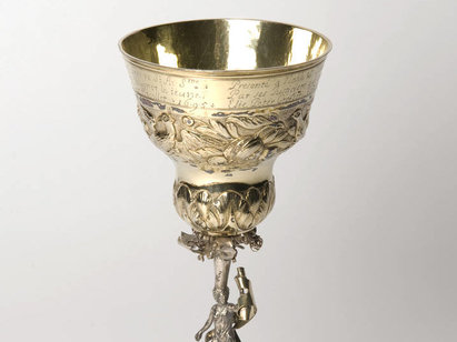 Coupe offerte à Simon Chevalier, Nicolas Matthey, vers 1695, argent partiellement doré. AA 3264