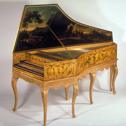 INSTRUMENTS DE MUSIQUE ET MOBILIER