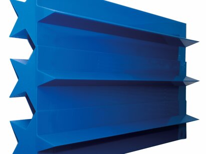 Francisco Da Mata (*1968), E.F.13, 2004-2005. Sculpture murale en 3 éléments, plexiglas, 100 x 54 x 18 cm. ©MahN - AP 9496