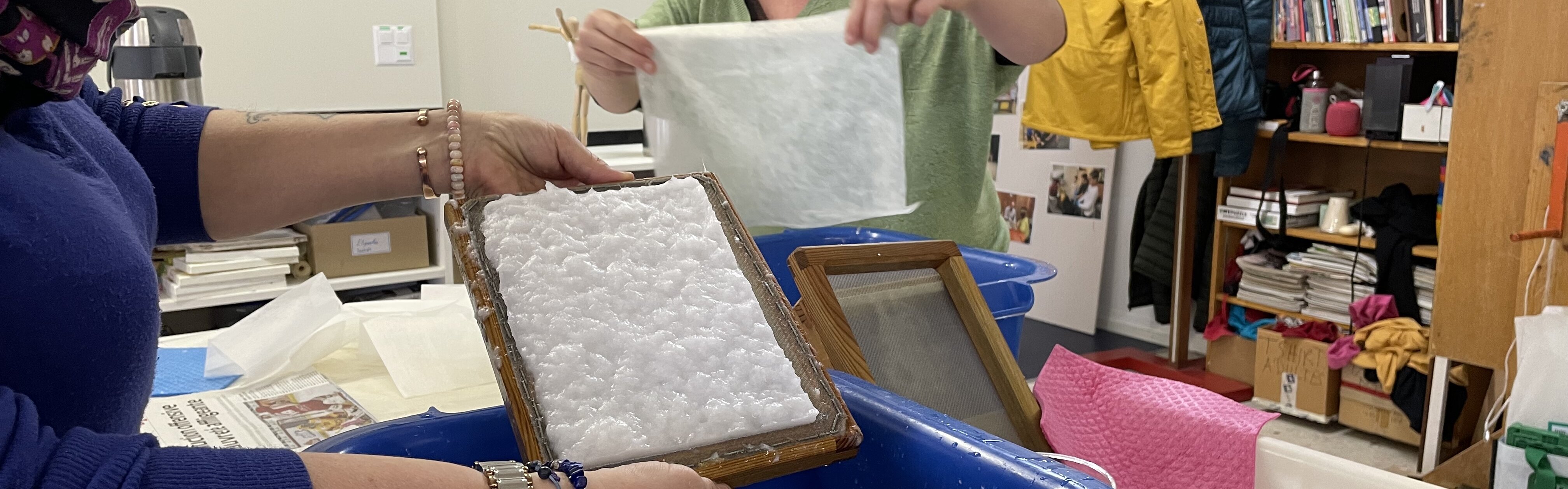 Fabrication de papier artisanal. Atelier